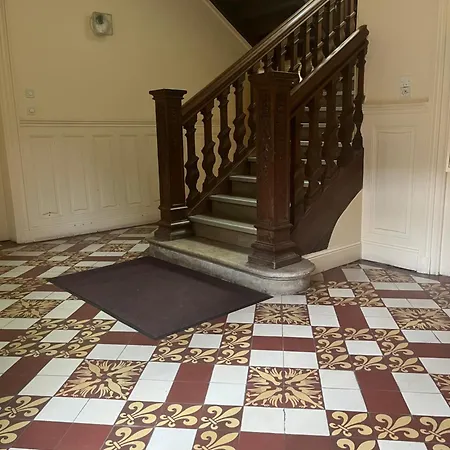 Le Golden - Charme Et Confort En Plein Coeur De - Parking Prive Troyes